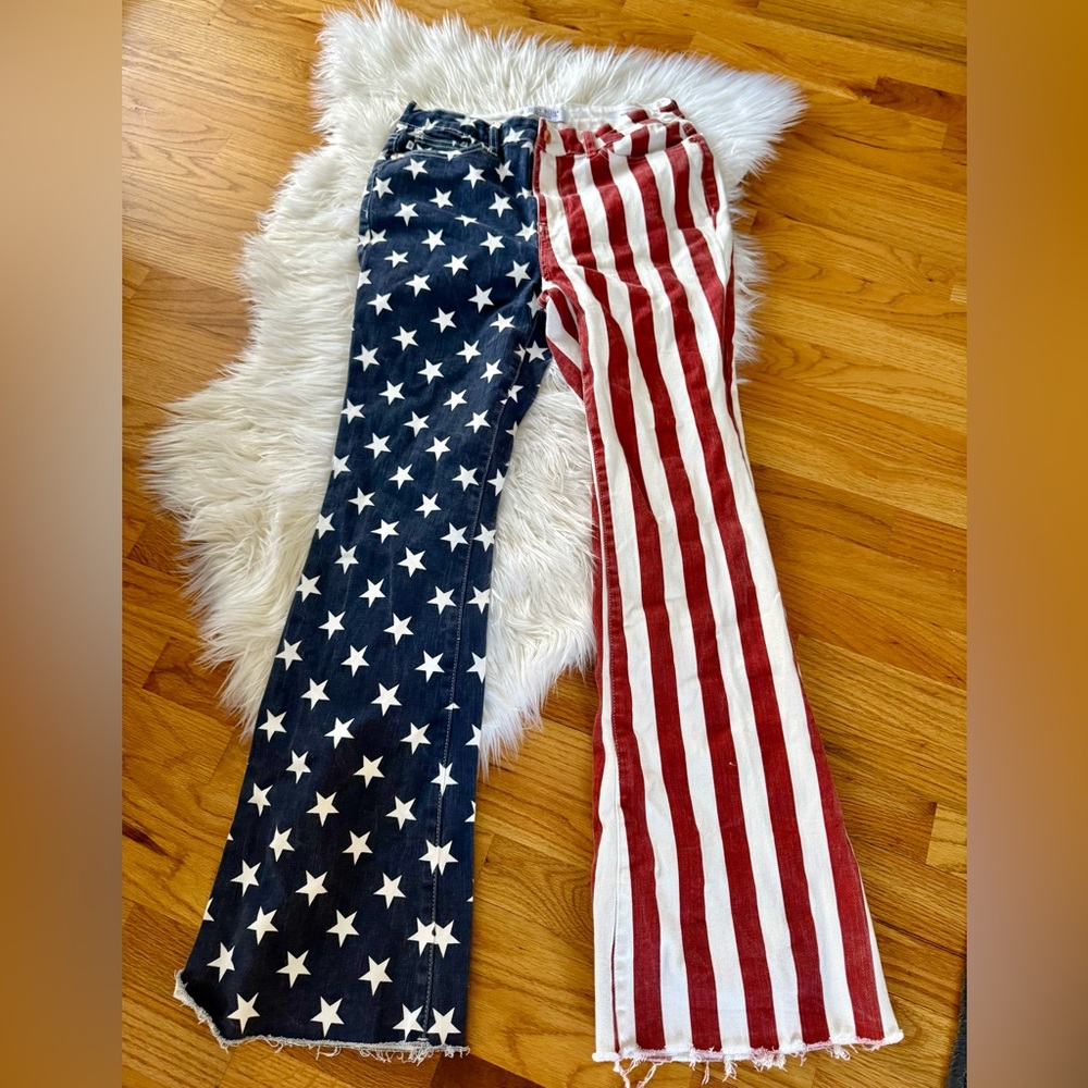 Judy Blue American Flag Flare Jeans - Picture 4 of 7